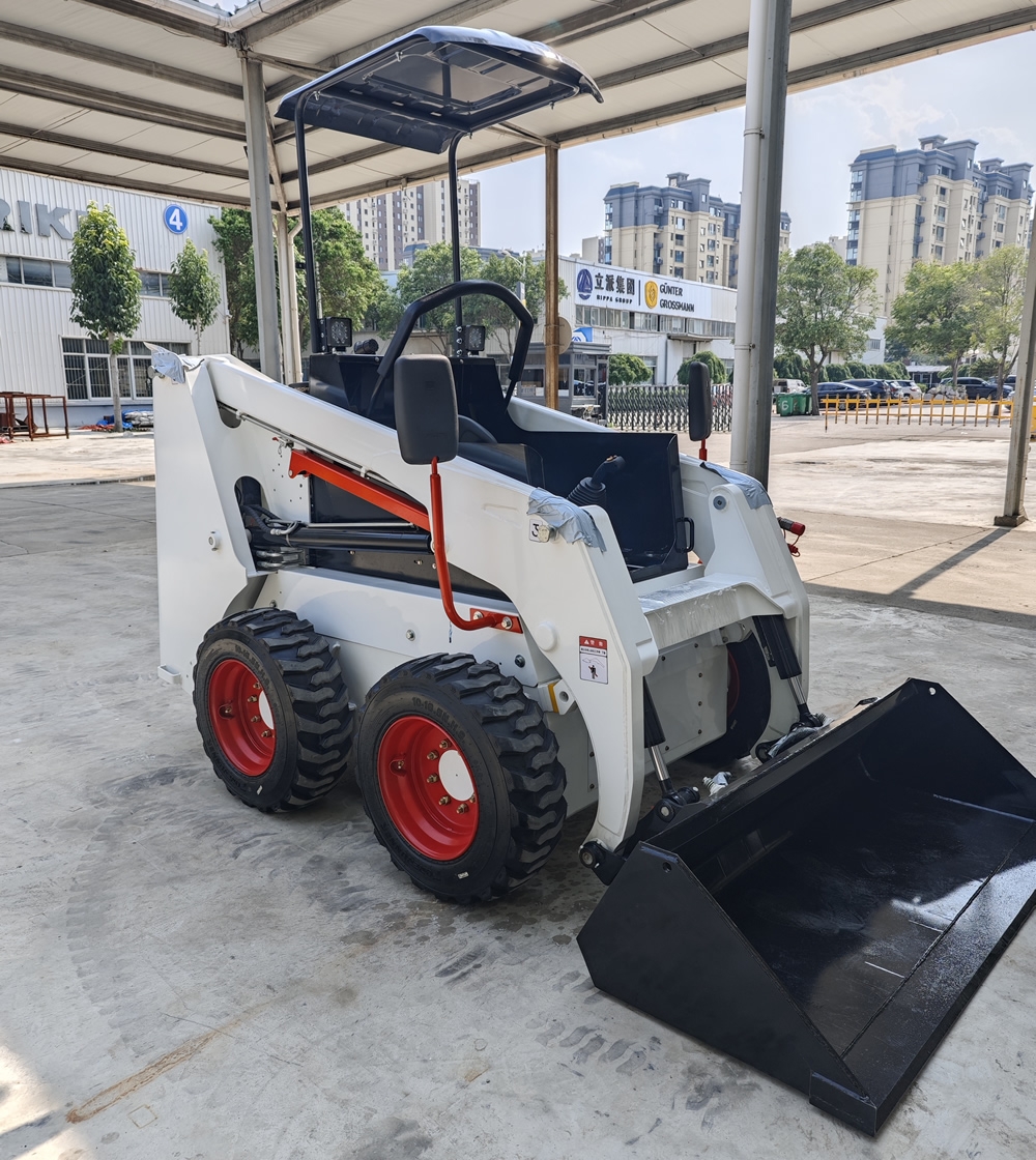 新澳资料1688(SDBM)轮胎式滑移装载机BM50