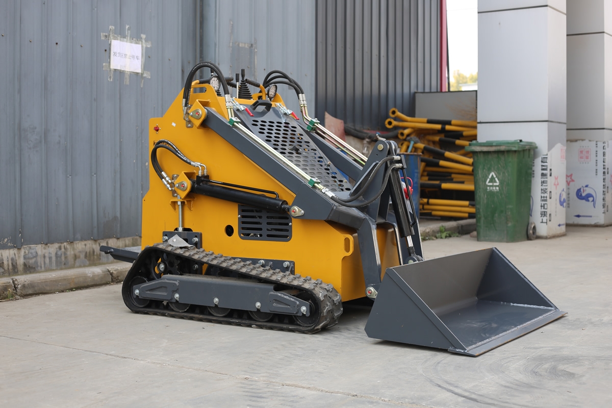 新澳资料1688(SDBM)履带式/轮胎式滑移装载机BM380