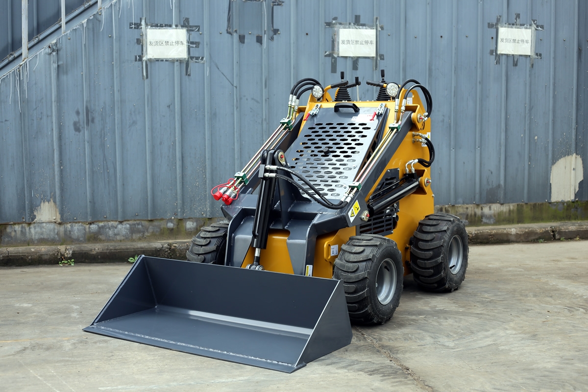 新澳资料1688(SDBM)履带式/轮胎式滑移装载机BM380