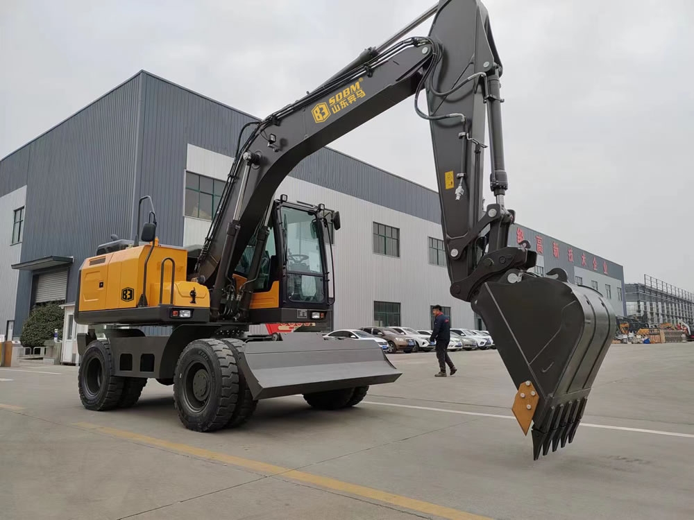 轮胎式中型挖掘机BMPC150